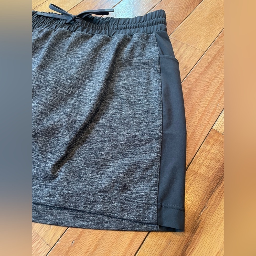 Athleta Excursion Hybrid Skort Gray Heather Mini Skirt Shorts Women’s Size S - Picture 2 of 10
